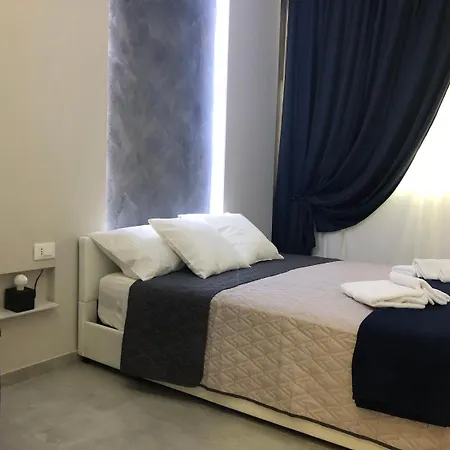 Konukevi Turin Central Rooms 3*