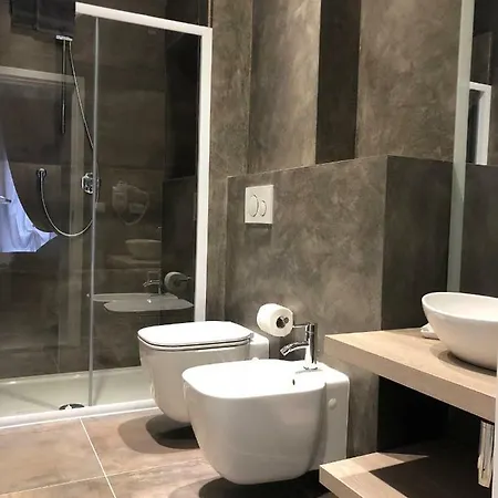 Turin Central Rooms 3* Τορίνο