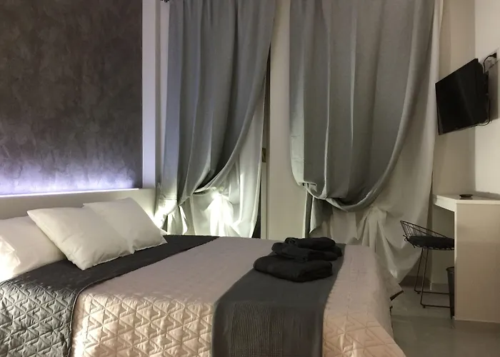 Turin Central Rooms トリノ
