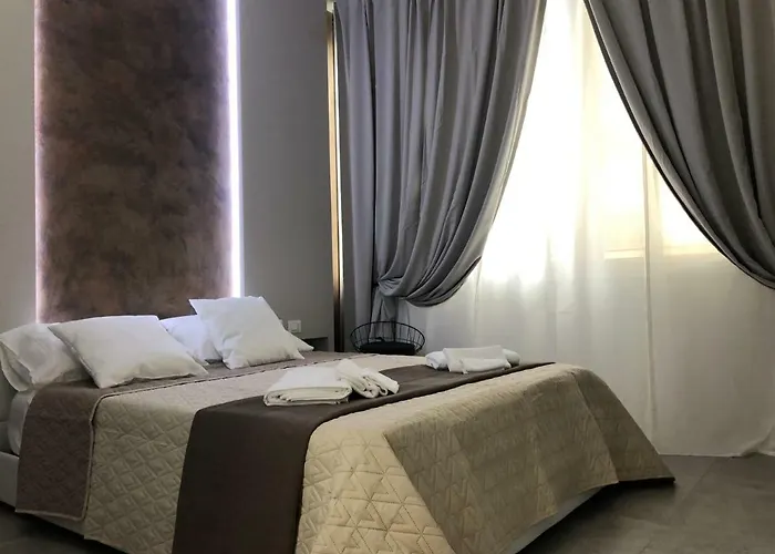 Turin Central Rooms 3* トリノ
