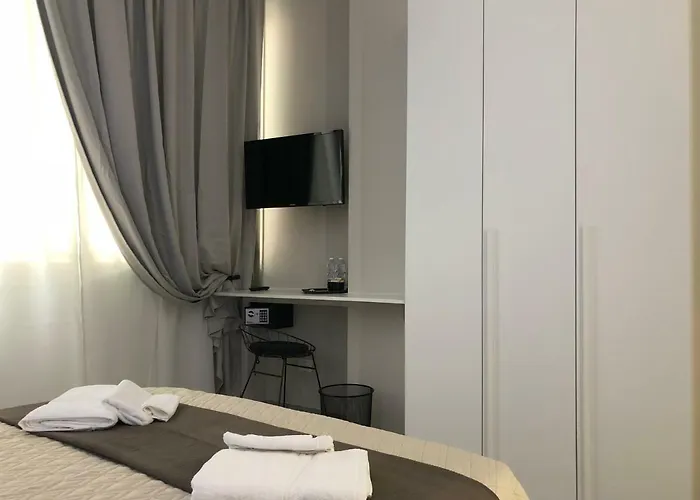 Turin Central Rooms 3* トリノ