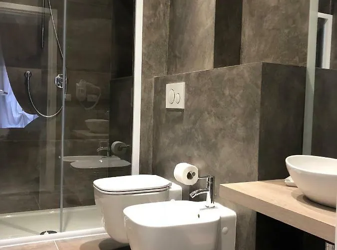 Turin Central Rooms 3* トリノ