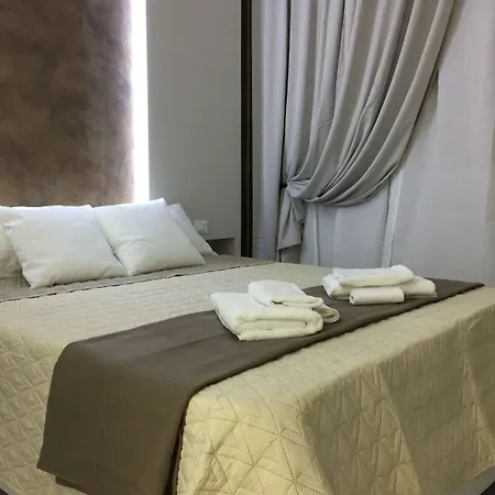 Turin Central Rooms 3*