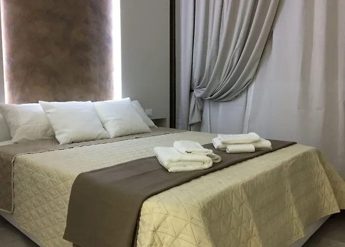 Turin Central Rooms 3*